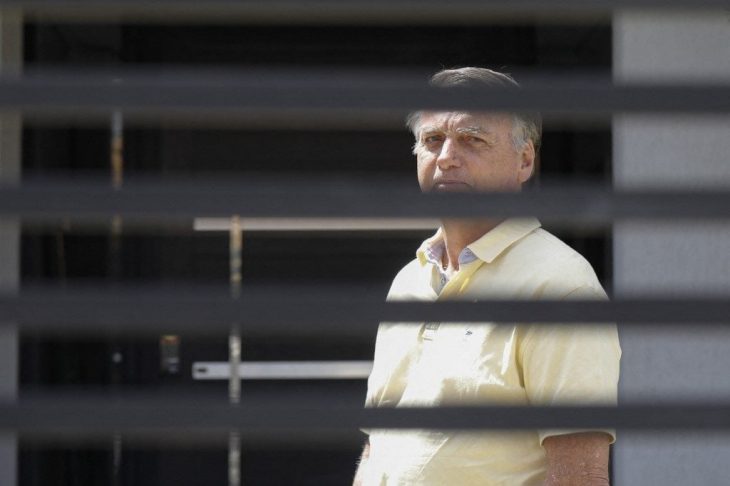 “Receio de fuga”: Moraes mantém a prisão domiciliar de Bolsonaro