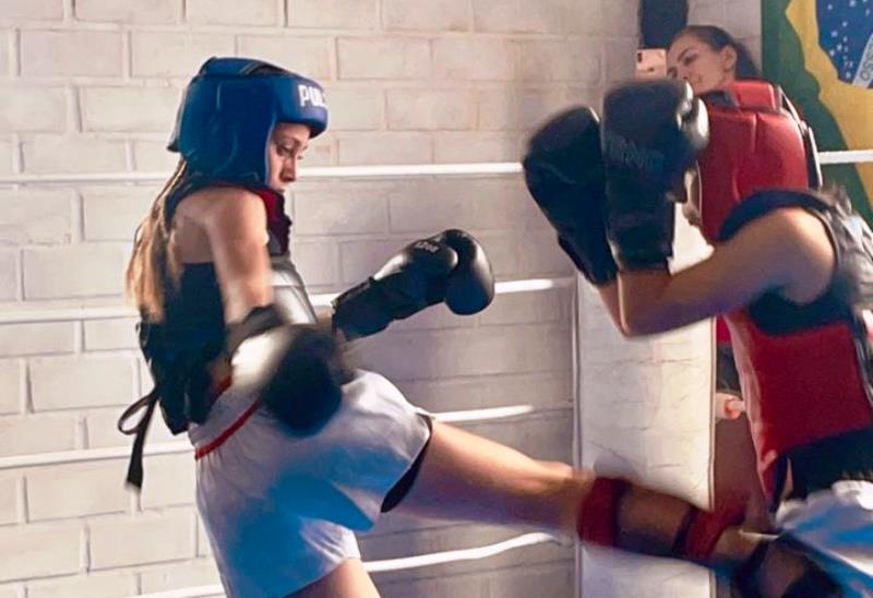 Atleta de Joinville estreia em luta de Muay Thai no Paraná