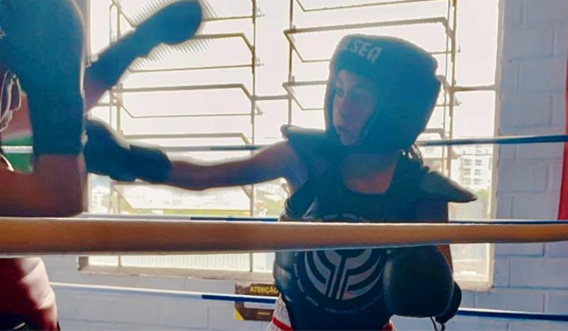 Atleta de Joinville estreia em luta profissional de Muay Thai no Paraná