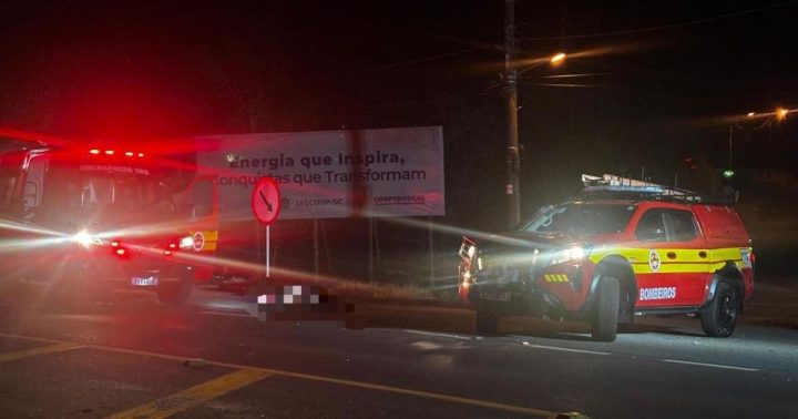 Ciclista morre atropelado por carro na SC-108