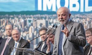 Classe média pode aderir a novo modelo de crédito habitacional, anuncia Lula