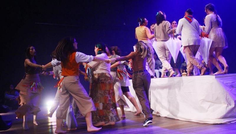 Teatro: “Entre o Céu e a Terra” leva magia e brasilidade a seis cidades de SC em novembro