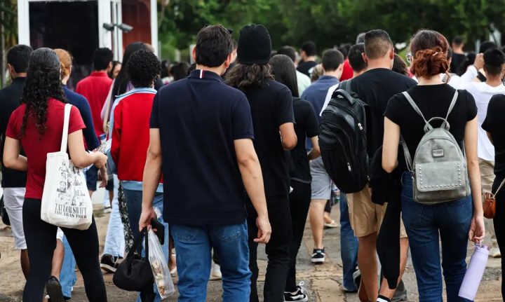 Renegociação de dívidas do Fies começa neste sábado