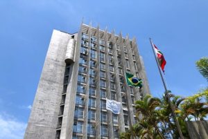 Padrasto suspeito de agredir enteada é solto após audiência