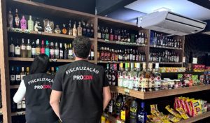 Procon intensifica fiscalização de bebidas alcoólicas em Blumenau