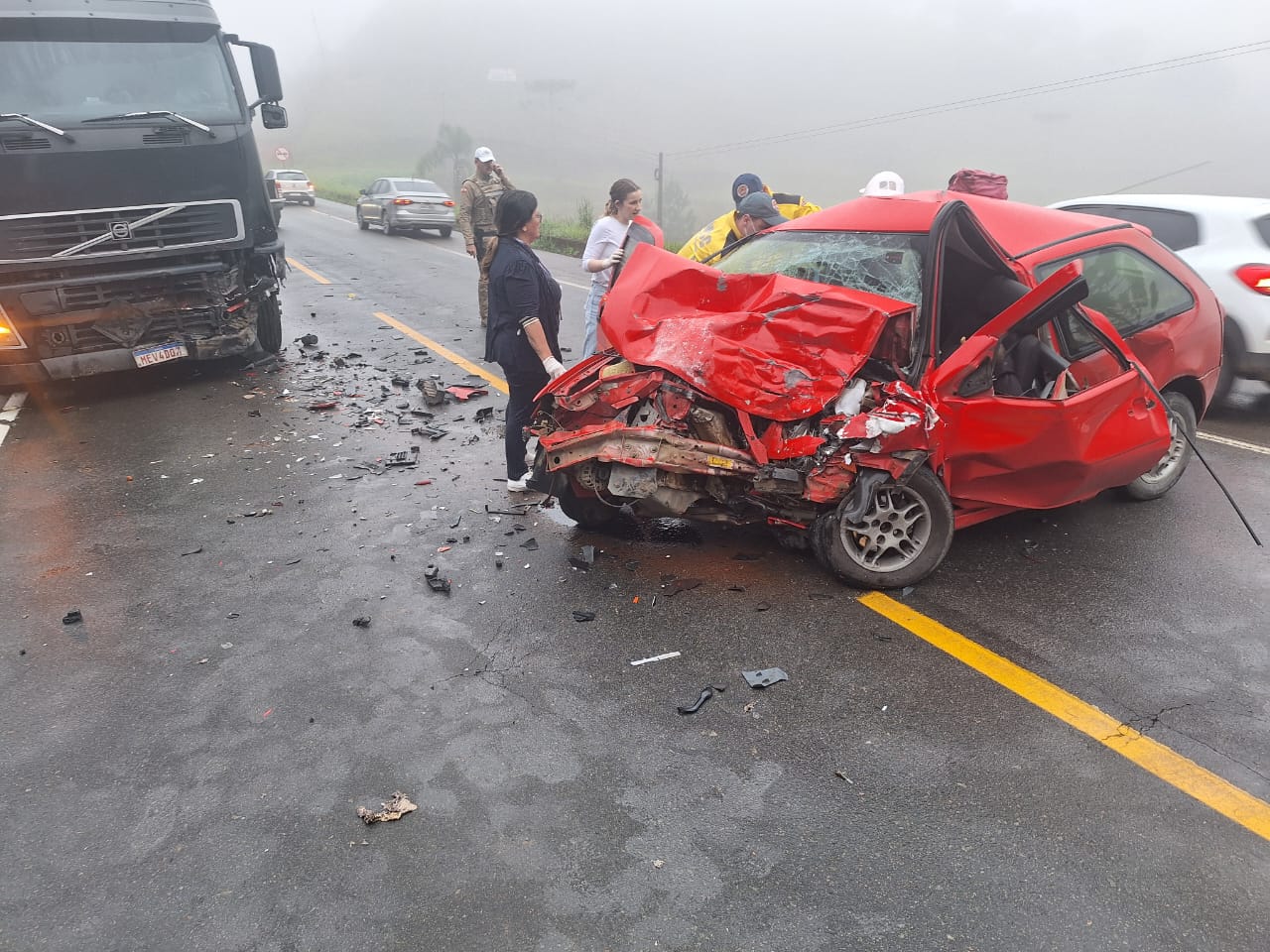 Acidente na SC-418 deixa um morto e um ferido grave