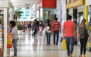Intenção de consumo recua pelo quarto mês consecutivo em SC