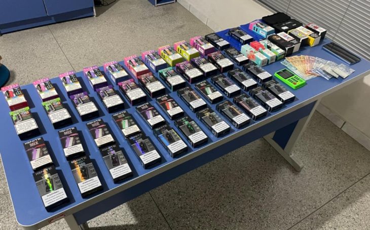 PM flagra contrabando de cigarros eletrônicos na BR-470