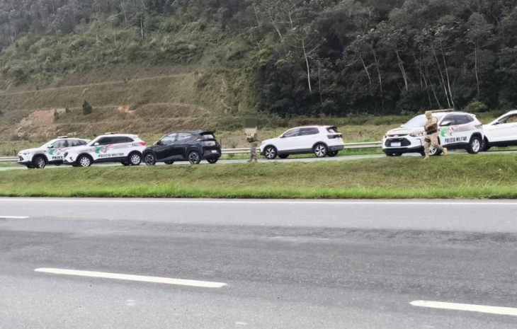 Homem morre após confrontar PM em perseguição na BR-470