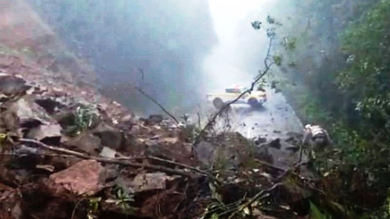 Desmoronamento de pedras interdita Serra Dona Francisca