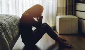 Médico catarinense lança livro com trilha sonora que propõe reflexão sobre a depressão