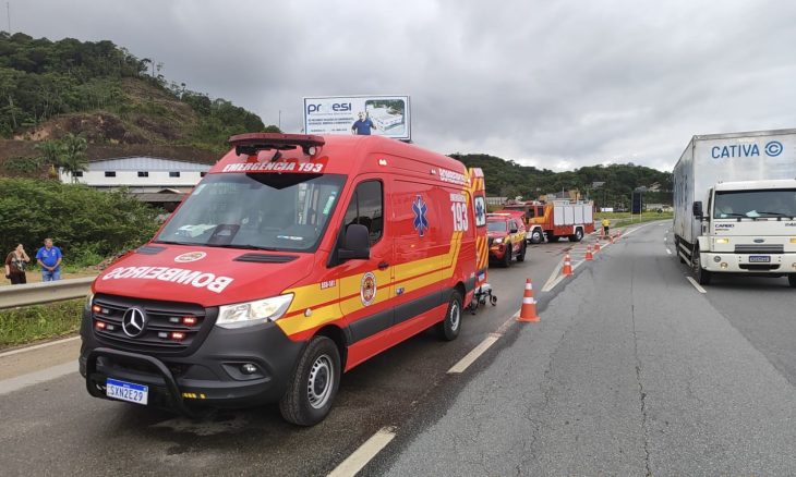 Idoso fica ferido após ser atropelado na BR-470