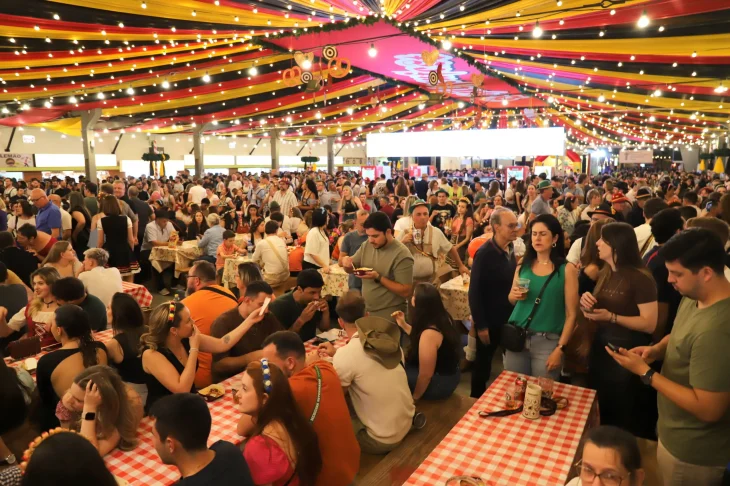 Schützenfest tem recorde de público; festa encerra neste domingo