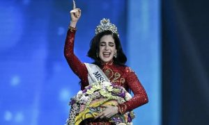 Mexicana vence Miss Universo após conflito com organizador do concurso