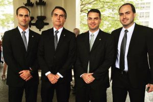 Bolsonaro receberá visita dos filhos na cela ao longo da semana