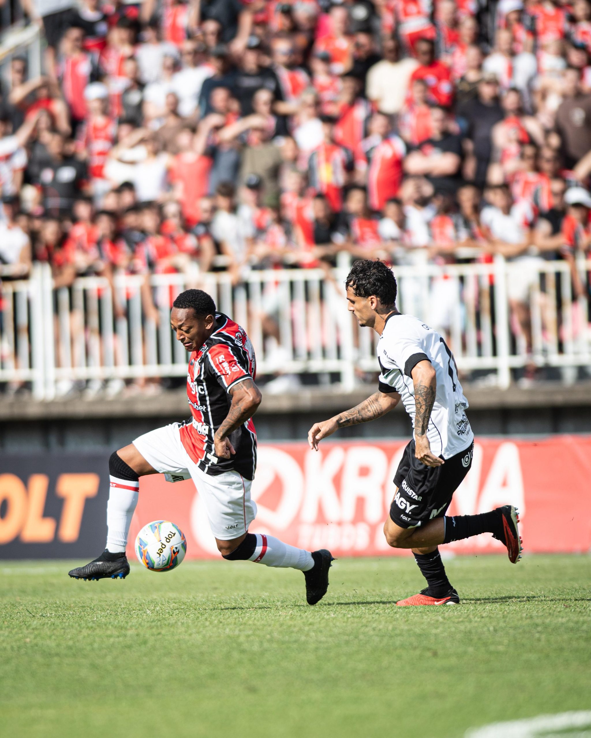 Figueirense goleia o Joinville e abre vantagem na final da Copa SC