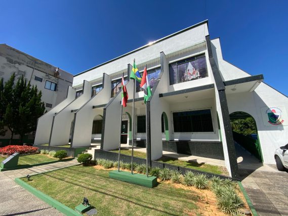 Prefeitura catarinense substitui cesta básica de fim de ano dos servidores por R$ 500