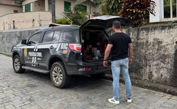 Acusado de ligação com o tráfico é preso por extorsão em Brusque