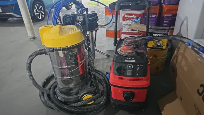 Polícia apreende tintas e equipamentos em investigação de estelionato em Blumenau