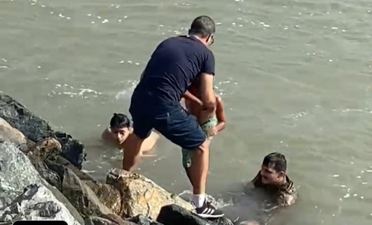 Criança se afoga na praia e é resgatada por policiais militares