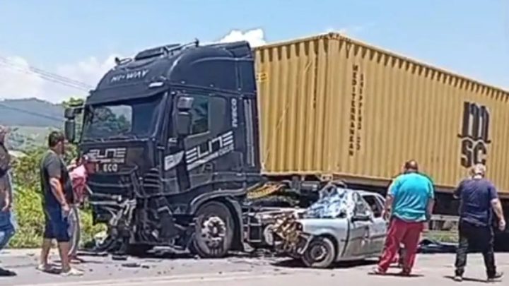 Vídeo: grave acidente na BR-470 resulta em duas mortes