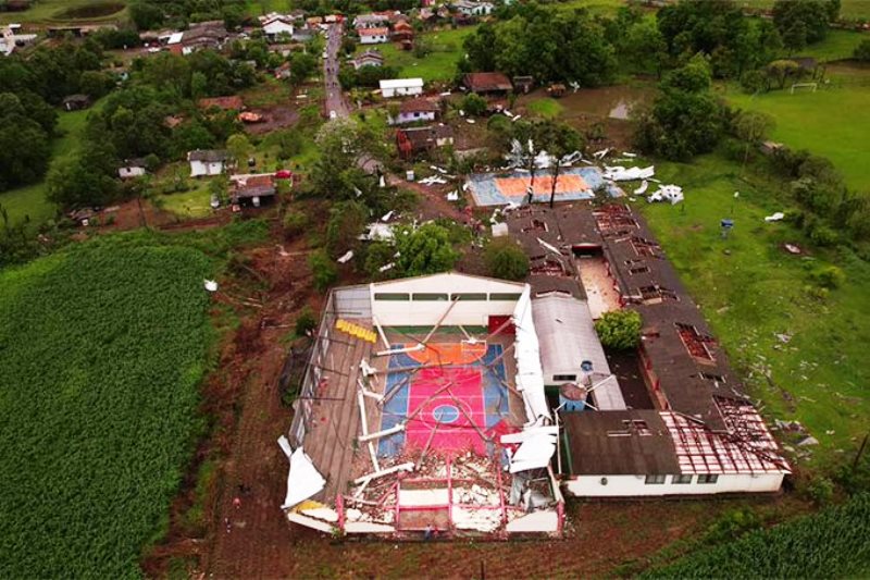 Santa Catarina registra três tornados após fenômeno que devastou Rio ...
