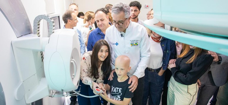 Ministro da Saúde inaugura novo equipamento contra o câncer em Blumenau