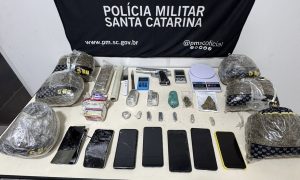 Seis pessoas são presas após PM desarticular ponto de tráfico
