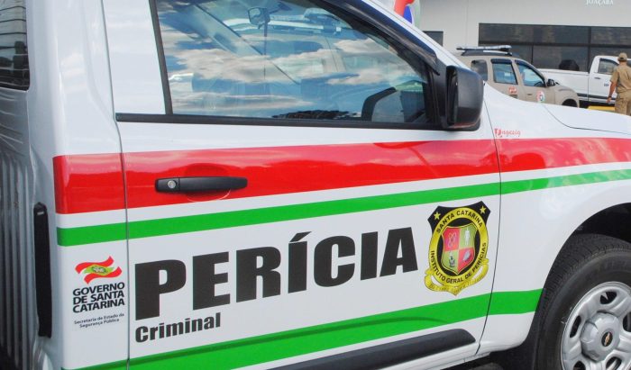 Homem morre após ser atropelado por trator em cidade catarinense