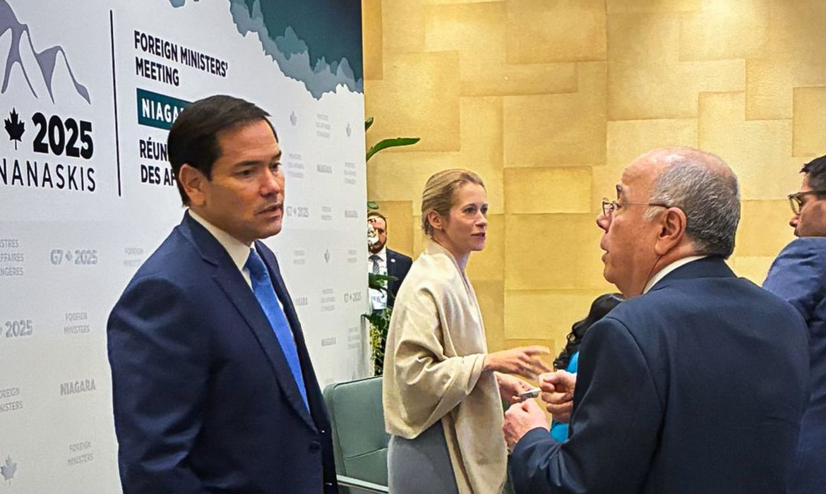 Brasil pressiona EUA por fim do tarifaço e busca avanço em negociações comerciais