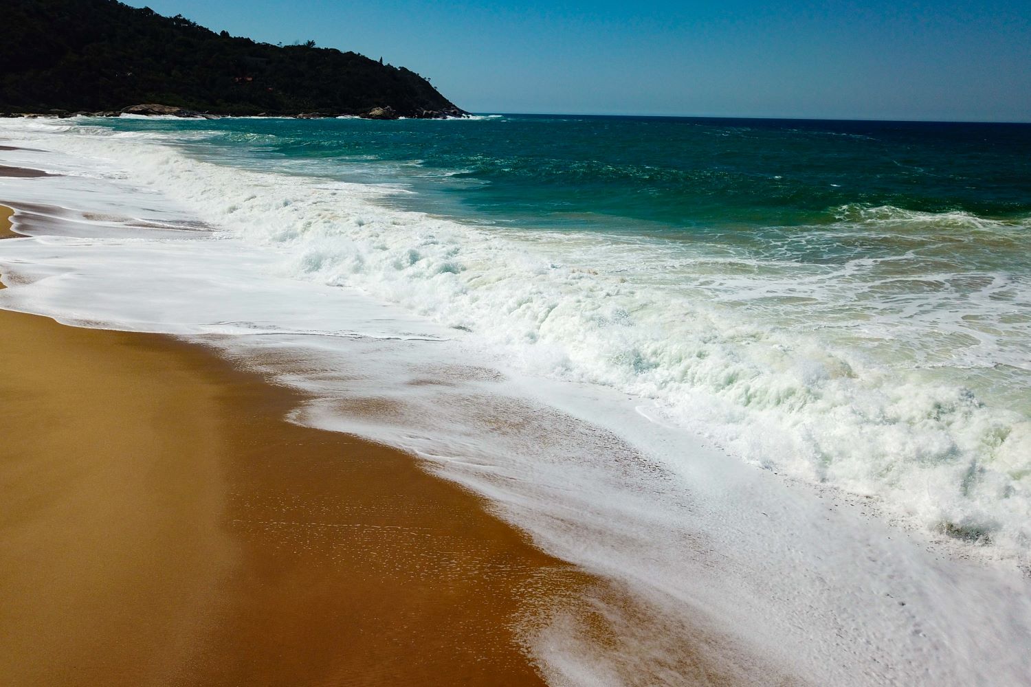 Relatório aponta balneabilidade das praias catarinenses; confira