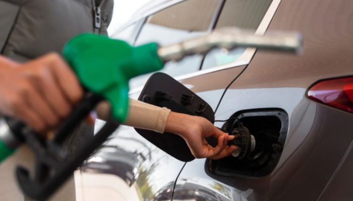 Aumento de etanol na gasolina divide opiniões sobre impacto em carros
