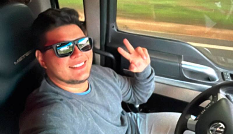 Caminhoneiro morre em acidente e populares saqueiam a carga em SC