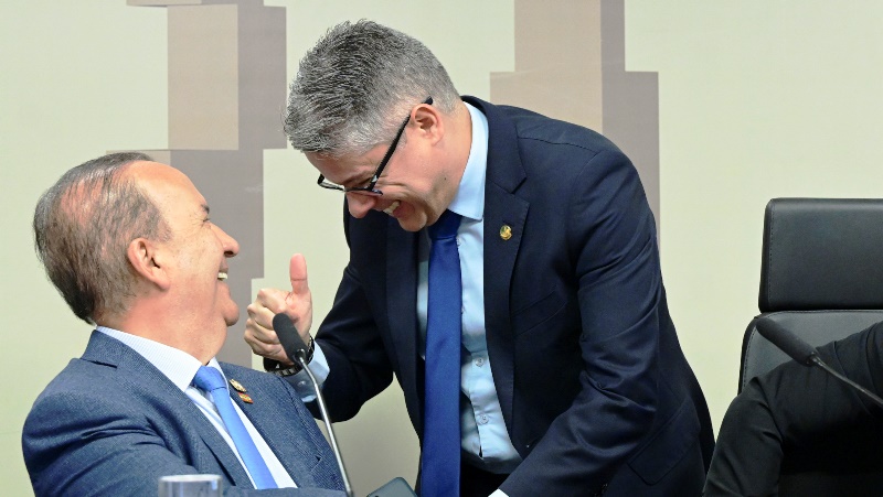 Jorginho Mello depõe como convidado na CPI do Crime Organizado