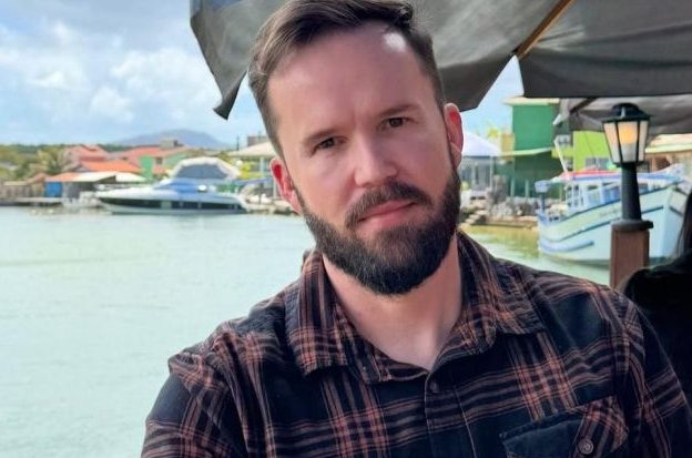 Jornalista é suspeito de matar ex-marido a facadas