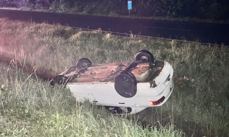 Vídeo: motorista escapa ileso após capotar carro na BR-470
