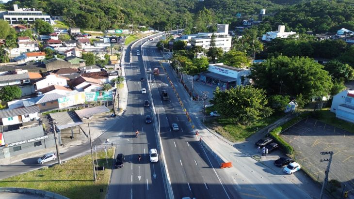 Pista da SC-401 é liberada para melhorar fluidez no trânsito