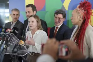 Governo reforça defesa do fim da escala 6×1 após parecer na Câmara