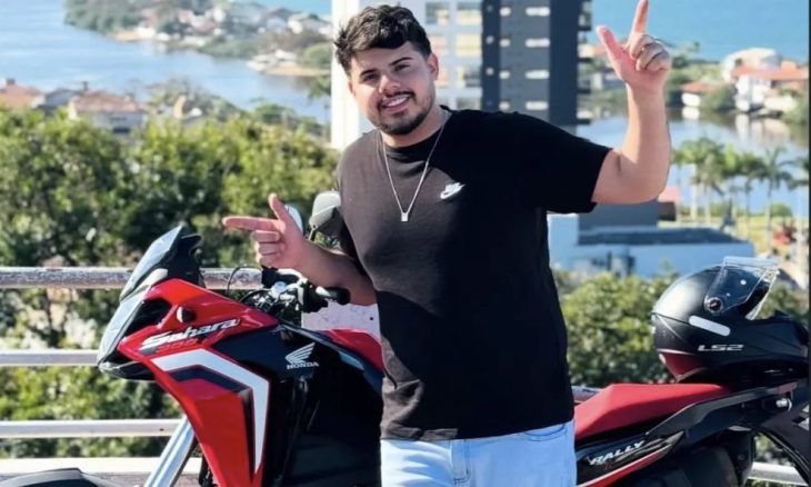 Influenciador morre após colisão em área interditada para obras; PM suspeita de “racha”