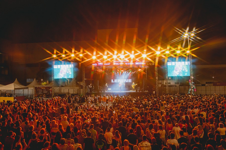 Lenine encerra o Natal da Magia com show na Beira-Mar de São José