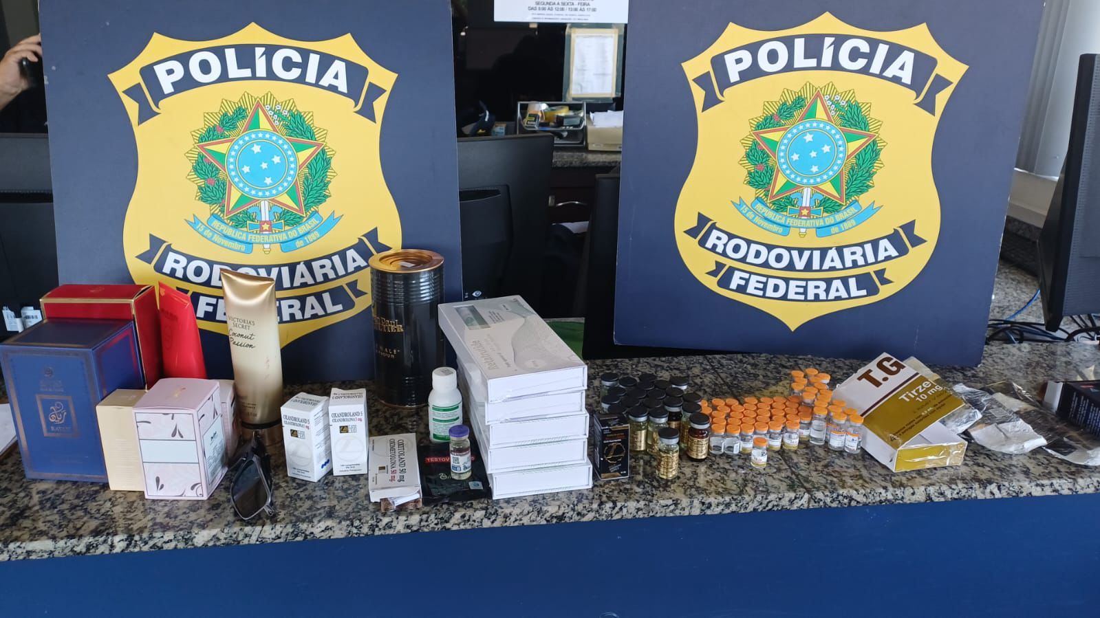 PRF apreende medicamentos ilegais escondidos em carro na BR-101