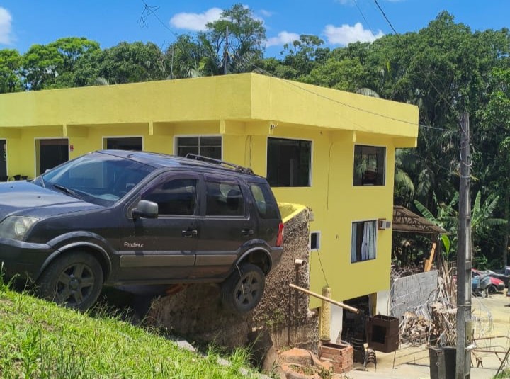 Acidente na BR-470 deixa três feridos em Idaial