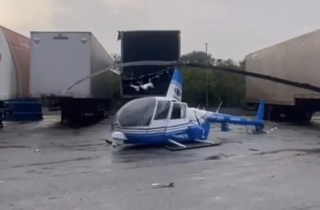 Helicóptero da Band cai na Dutra em Guarulhos