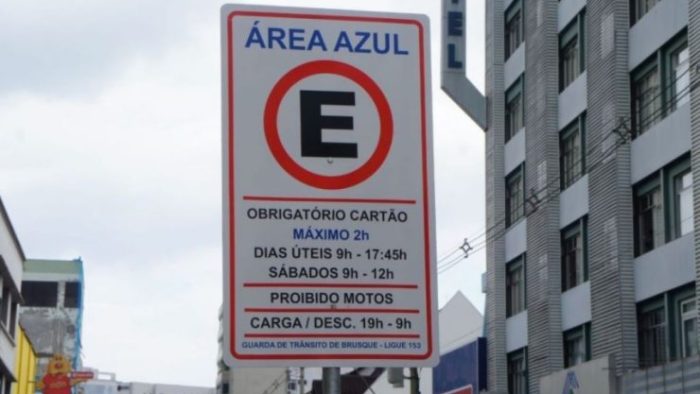 Mudança na Área Azul de Brusque exige atenção para evitar multas