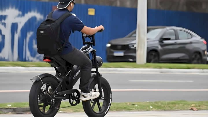 Lei que regulamenta circulação de autopropelidos em Blumenau é sancionada