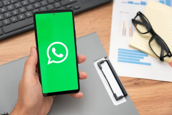 WhatsApp deixará de funcionar em celulares antigos em 2026