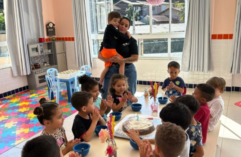 Senado aprova inclusão de professor da educação infantil na carreira do magistério