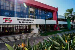 Governo de SC leiloa 11 imóveis avaliados em R$ 40 milhões