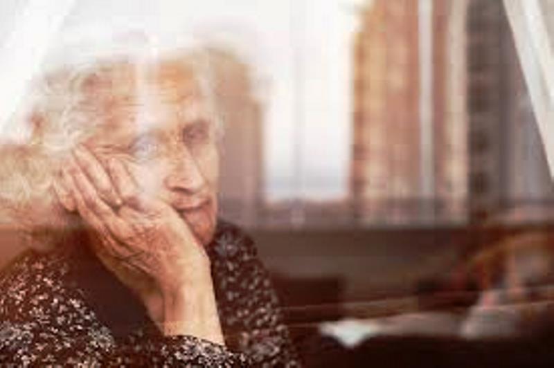 Mortes de idosos disparam 5,6% e somam 71,7% do total, diz IBGE