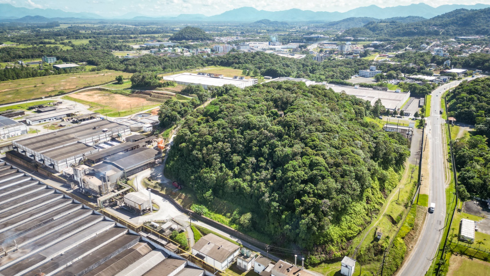 Gigante têxtil abre 300 vagas de emprego para janeiro de 2026